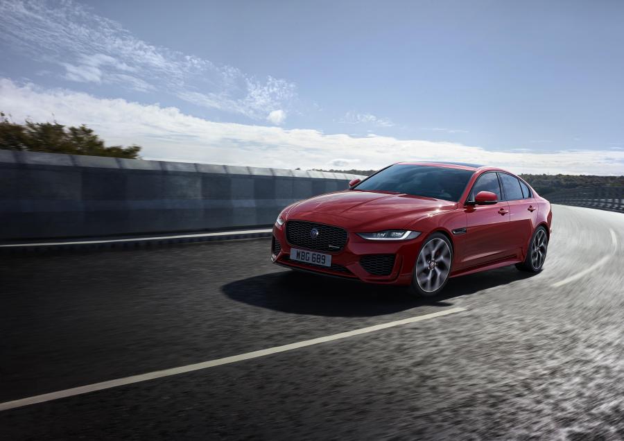  Jaguar XE P300 R-Dynamic 2019 года  (WW) (фото 20 из 51)